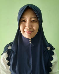 Dwi Puji Astuti, S. Si (IPA)